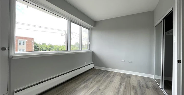 402-5765 Cote St Luc Road, Hampstead, QC, H3X 2E5 - 9
