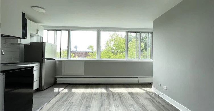 402-5765 Cote St Luc Road, Hampstead, QC, H3X 2E5 - 4