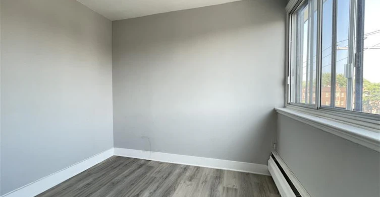 406-5765 Cote St Luc Road, Hampstead, QC, H3X 2E5 - 5