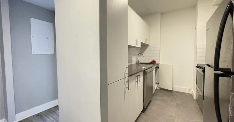 406-5765 Cote St Luc Road, Hampstead, QC, H3X 2E5 - 8