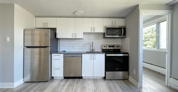 413-5765 Cote St Luc Road, Hampstead, QC, H3X 2E5 - 16
