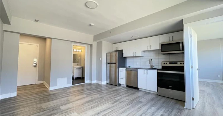 413-5765 Cote St Luc Road, Hampstead, QC, H3X 2E5 - 8