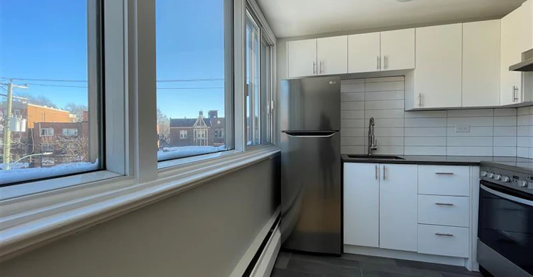 418-5765 Cote St Luc Road, Montréal, QC, H3X 2E5