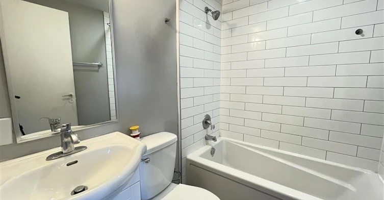 202-5765 Cote St Luc Road, Montréal, QC, H3X 2E5 - 9
