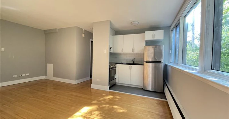 202-5765 Cote St Luc Road, Montréal, QC, H3X 2E5