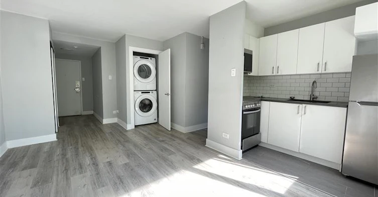 1 BR-5765 Cote St Luc Road, Montréal, QC, H3X 2E5 - 7