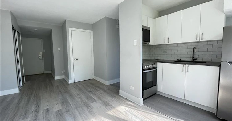 1 BR-5765 Cote St Luc Road, Montréal, QC, H3X 2E5 - 6