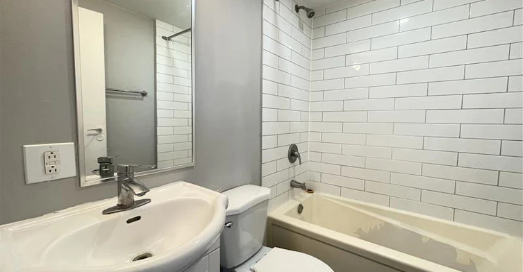 1 BR-5765 Cote St Luc Road, Montréal, QC, H3X 2E5 - 2