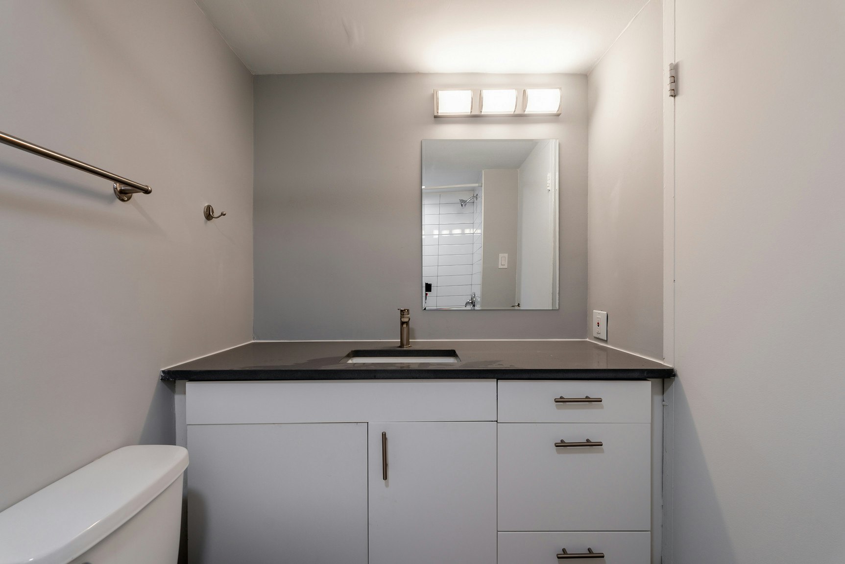 5765 Cote St Luc Road, Montréal, QC, H3X 2E5 - 16
