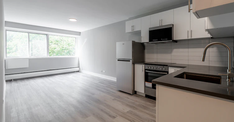 5765 Cote St Luc Road, Montréal, QC, H3X 2E5 - 2