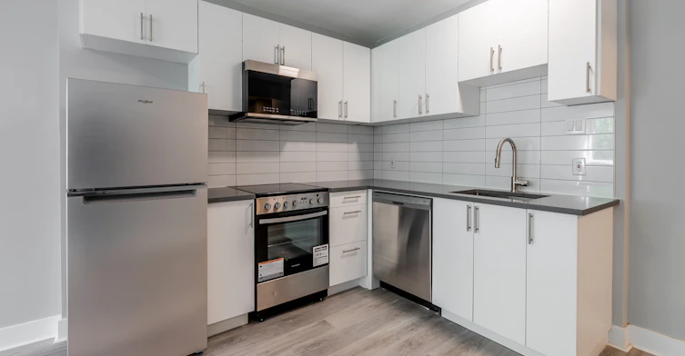 5765 Cote St Luc Road, Montréal, QC, H3X 2E5 - 4