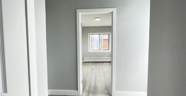 A-4625 Bourret Avenue, Montréal, QC, H3W 1K9 - 8