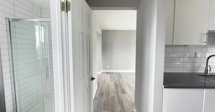 A-4625 Bourret Avenue, Montréal, QC, H3W 1K9 - 7