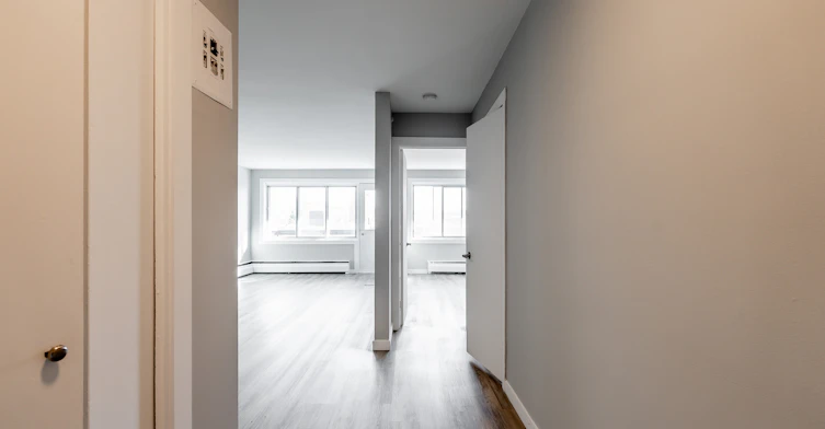 D-4625 Bourret Avenue, Montréal, QC, H3W 1K9