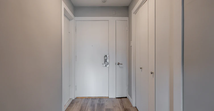 D-4625 Bourret Avenue, Montréal, QC, H3W 1K9 - 4