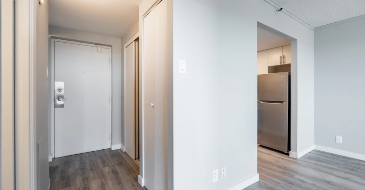 Line 05-1951 Maisonneuve Boulevard East, Montréal, QC, H2K 2C9 - 4