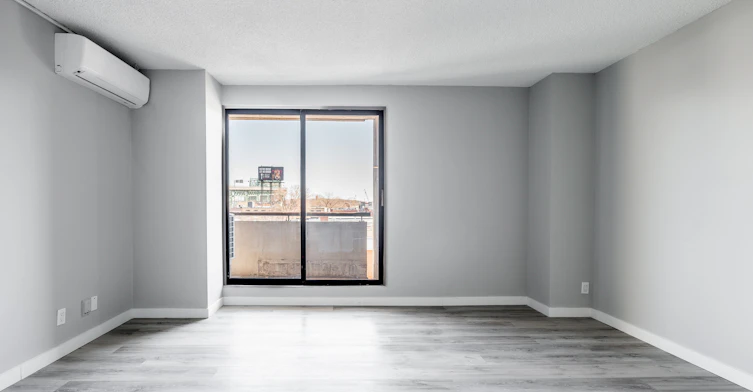 Line 07-1951 Maisonneuve Boulevard East, Montréal, QC, H2K 2C9 - 14