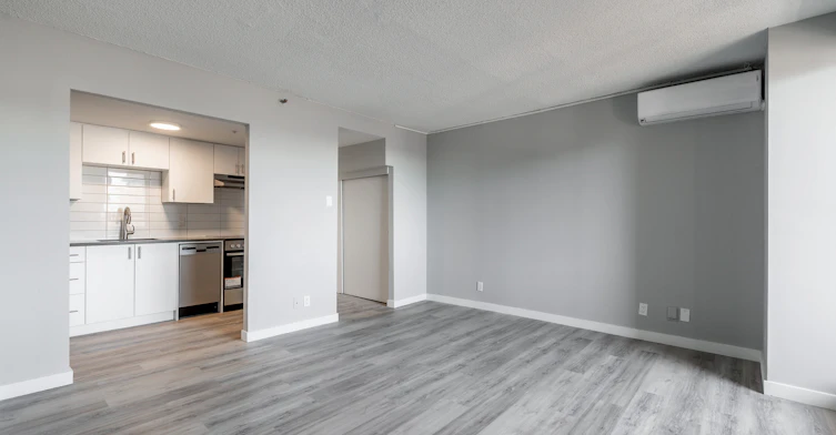Line 07-1951 Maisonneuve Boulevard East, Montréal, QC, H2K 2C9 - 4