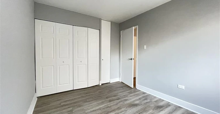 Line 08-1225 Saint Marc Street, Montréal, QC, H3H 2E7 - 2