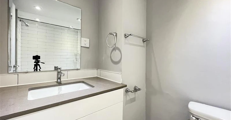 Line 04-1225 Saint Marc Street, Montréal, QC, H3H 2E7 - 9
