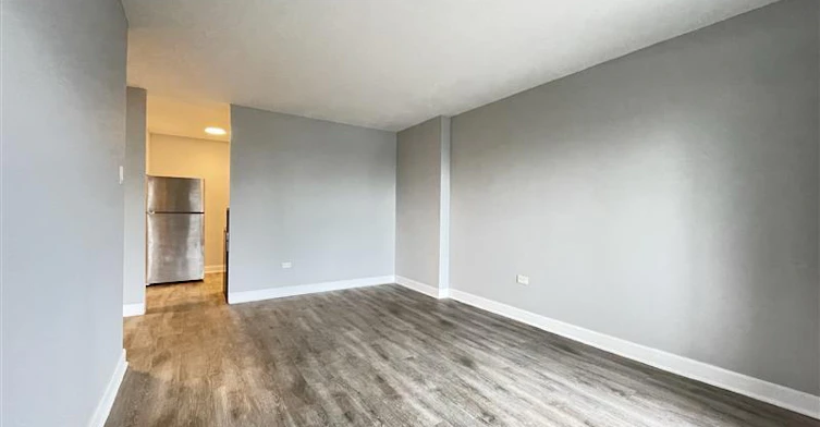 Line 04-1225 Saint Marc Street, Montréal, QC, H3H 2E7