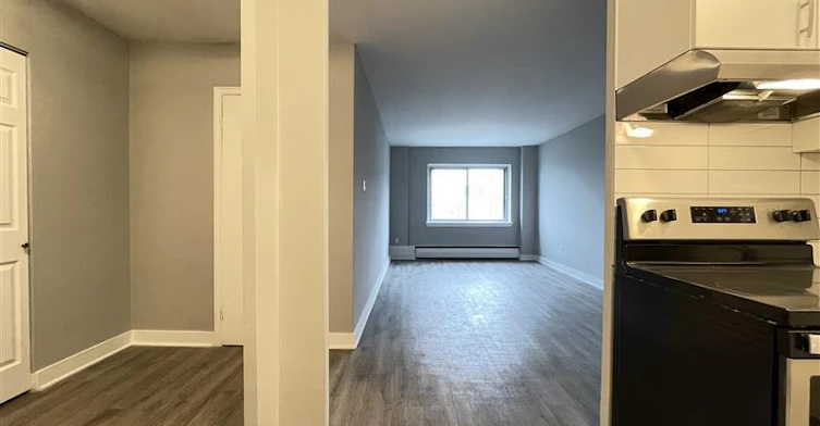 Line 01-1225 Saint Marc Street, Montréal, QC, H3H 2E7 - 10