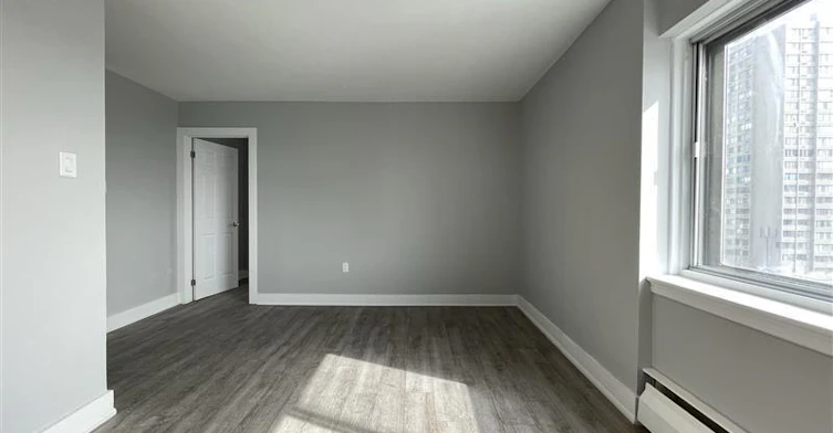 Line 02-1225 Saint Marc Street, Montréal, QC, H3H 2E7