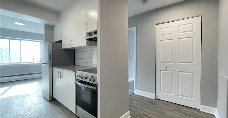 Line 03-1225 Saint Marc Street, Montréal, QC, H3H 2E7