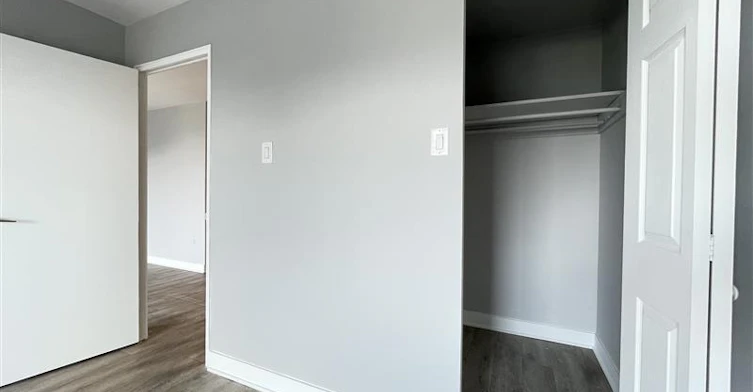Line 05-1225 Saint Marc Street, Montréal, QC, H3H 2E7 - 4