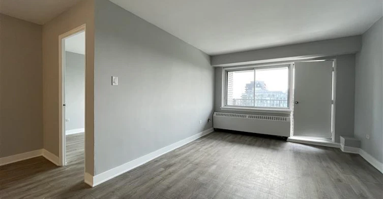 Line 05-1225 Saint Marc Street, Montréal, QC, H3H 2E7 - 2