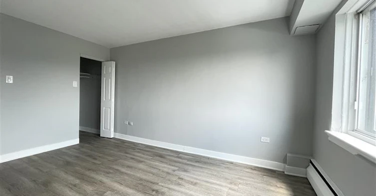 Line 05-1225 Saint Marc Street, Montréal, QC, H3H 2E7 - 11