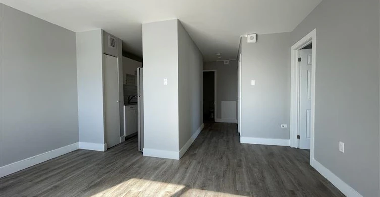 Line 06-1225 Saint Marc Street, Montréal, QC, H3H 2E7 - 24