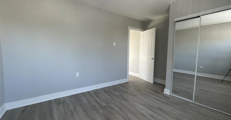 Line 06-1225 Saint Marc Street, Montréal, QC, H3H 2E7 - 38
