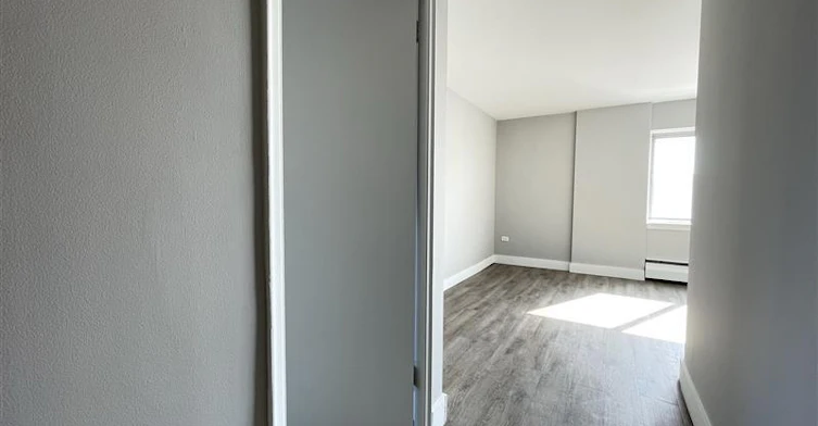 Line 06-1225 Saint Marc Street, Montréal, QC, H3H 2E7 - 27