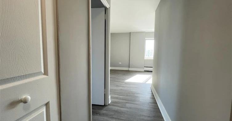 Line 06-1225 Saint Marc Street, Montréal, QC, H3H 2E7 - 7