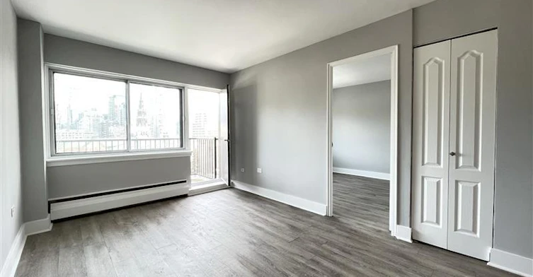 Line 07-1225 Saint Marc Street, Montréal, QC, H3H 2E7 - 2