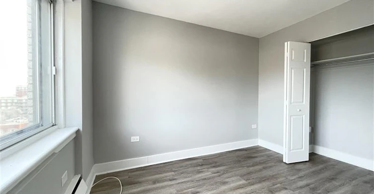 Line 07-1225 Saint Marc Street, Montréal, QC, H3H 2E7