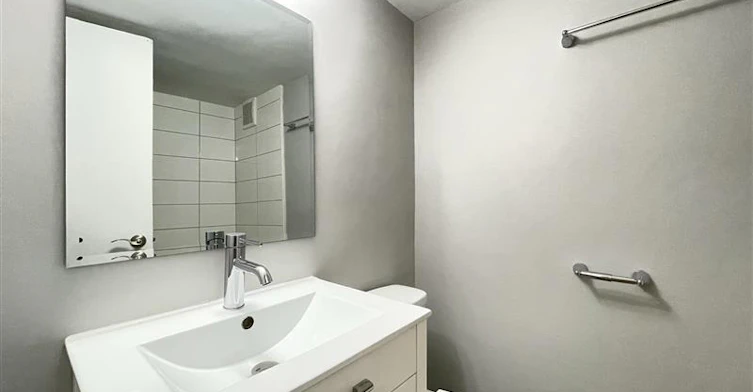 Line 07-1225 Saint Marc Street, Montréal, QC, H3H 2E7 - 7