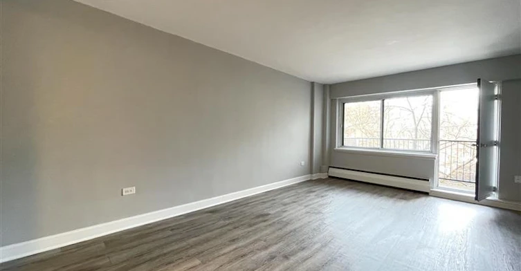 Line 09-1225 Saint Marc Street, Montréal, QC, H3H 2E7 - 14