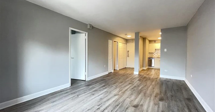 Line 09-1225 Saint Marc Street, Montréal, QC, H3H 2E7 - 2