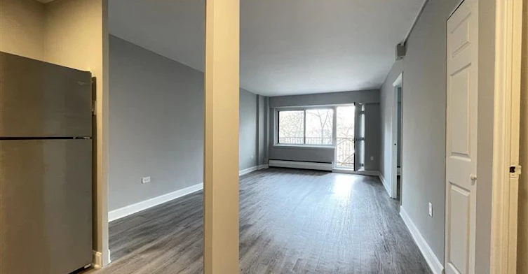 Line 09-1225 Saint Marc Street, Montréal, QC, H3H 2E7 - 8