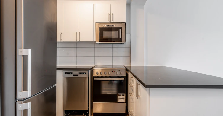 Studio B-1440 Towers Street, Montréal, QC, H3H 2C9 - 3