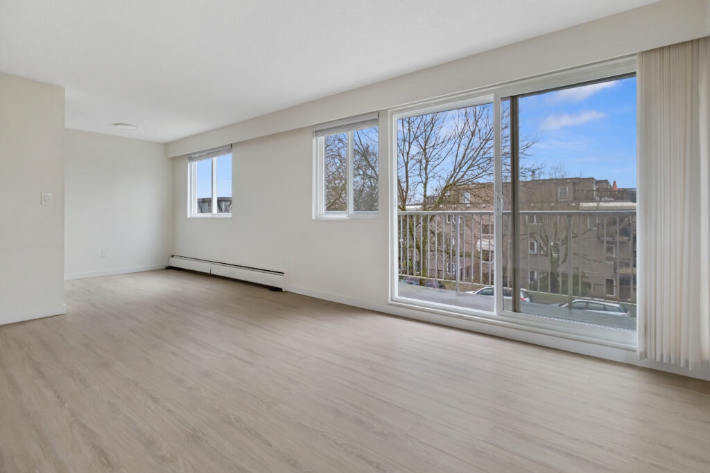 210-2333 Oxford Street, Vancouver, BC, V5L 1G5 - 2
