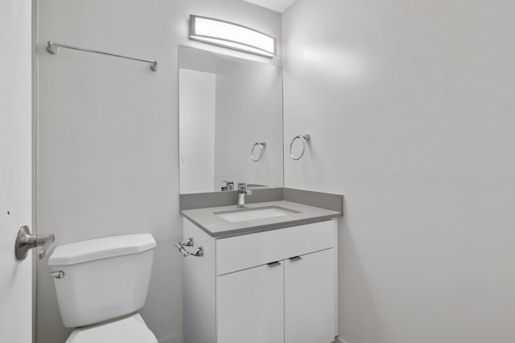 210-2333 Oxford Street, Vancouver, BC, V5L 1G5 - 6