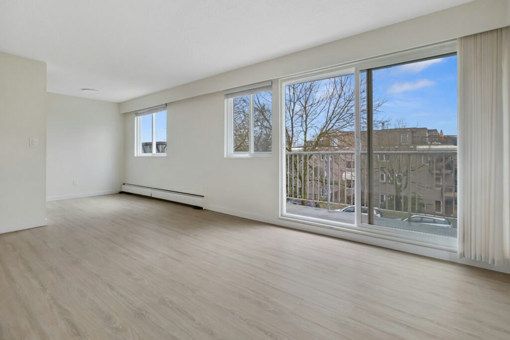 216-2333 Oxford Street, Vancouver, BC, V5L 1G5 - 2