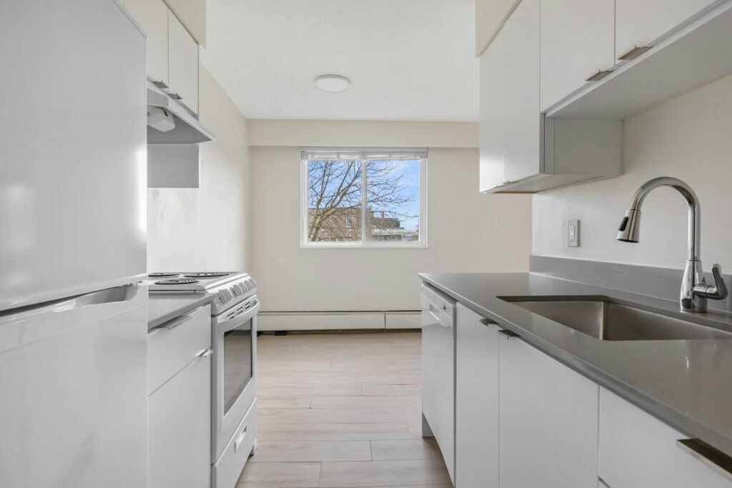216-2333 Oxford Street, Vancouver, BC, V5L 1G5 - 4