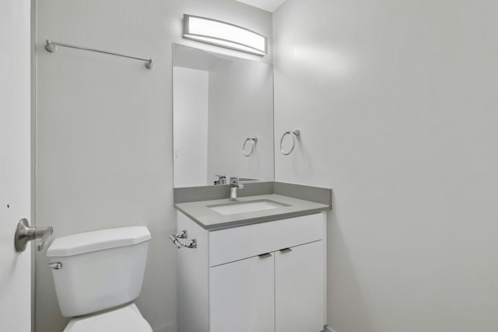 216-2333 Oxford Street, Vancouver, BC, V5L 1G5 - 6