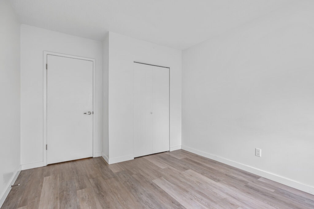 202-225 North Garden Drive, Vancouver, BC, V5L 3E8 - 6
