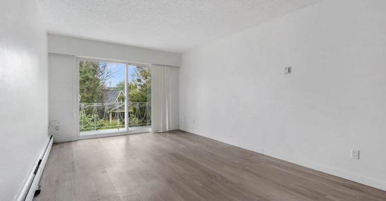 202-225 North Garden Drive, Vancouver, BC, V5L 3E8 - 2