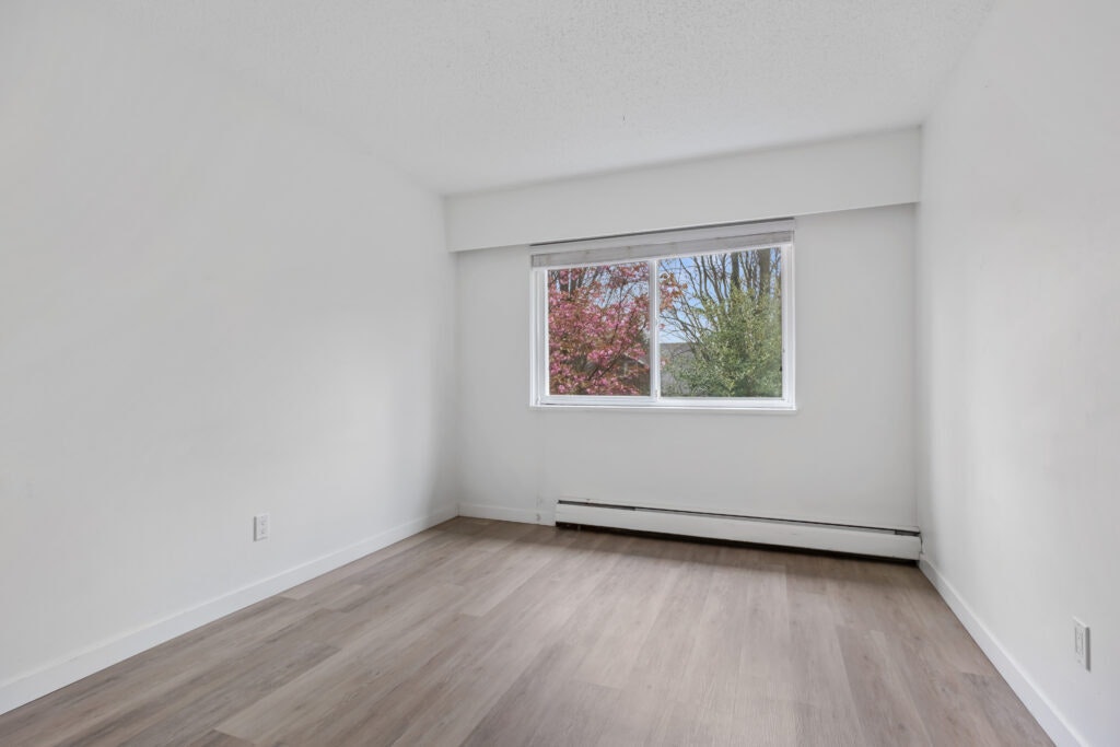 202-225 North Garden Drive, Vancouver, BC, V5L 3E8 - 5